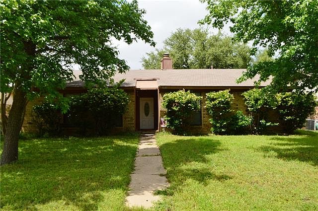 1st image of 1641 Clarendon Dr