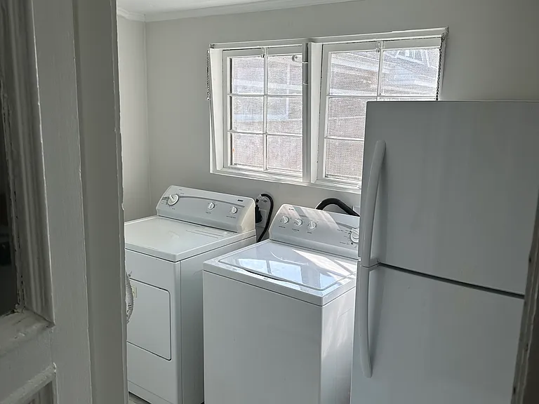 31 Weaver Ave — Photo 12