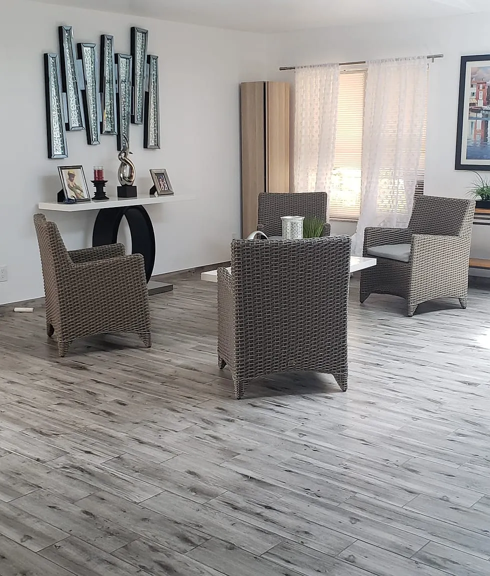 4 bed, 2438 sqft, $2,500 — Photo 3