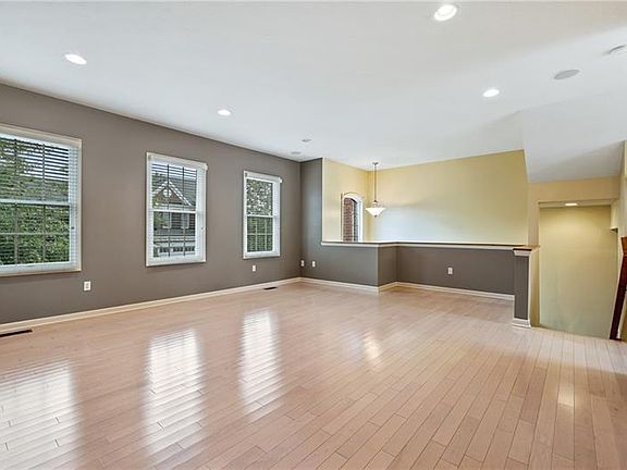 2nd image of 368 Marshall Heights Dr
