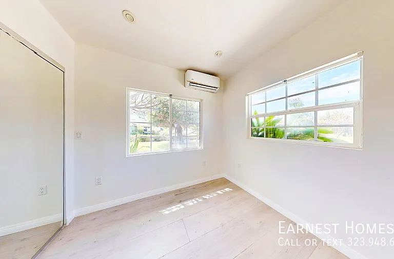 19020 Sylvan St — Photo 8