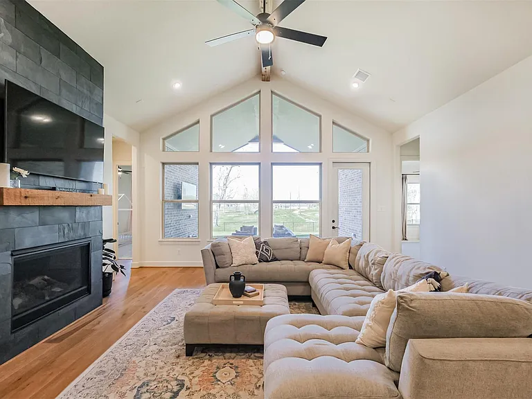 4127 Wooded Isle Way — Photo 6