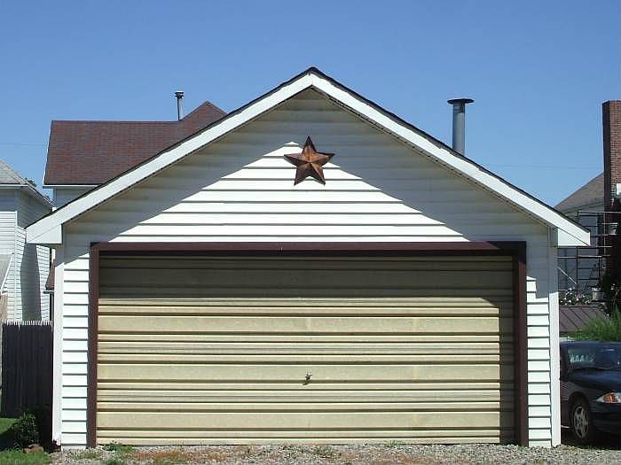 2nd image of 608 Cambria Ave