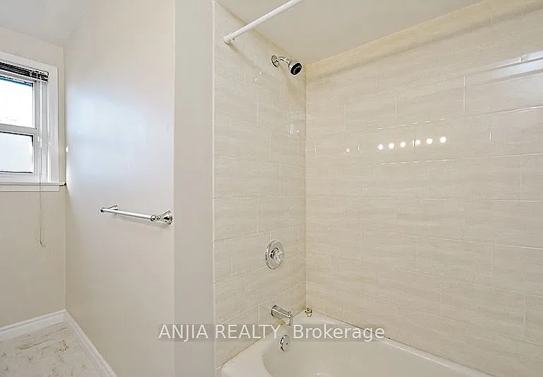 80 Alamosa Dr #UPPER — Photo 12