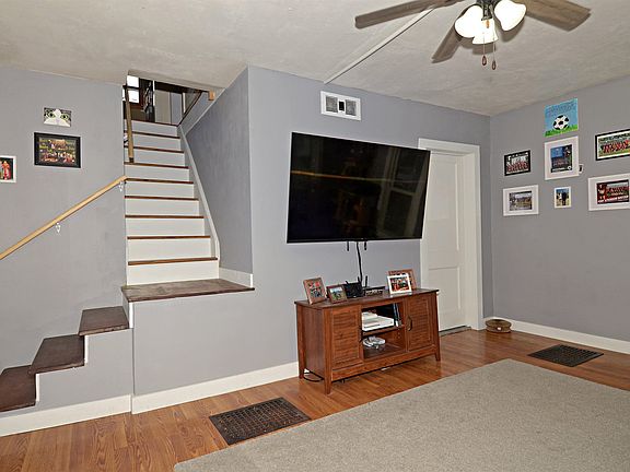 4th image of 606 Sherman Ave W