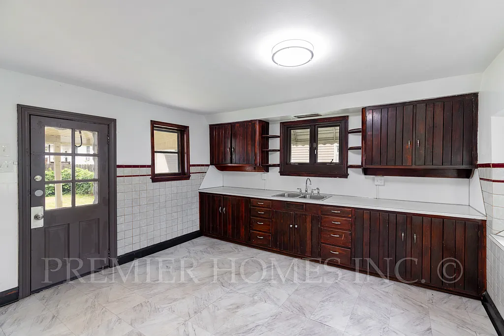2 bed, 869 sqft, $1,395 — Photo 2