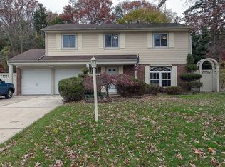 79 Ridge Rd, Smithtown, NY 11787