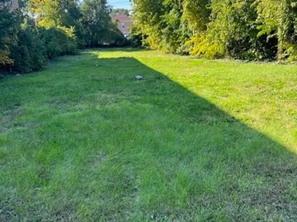 7816 S South Shore Dr, Chicago, IL 60649