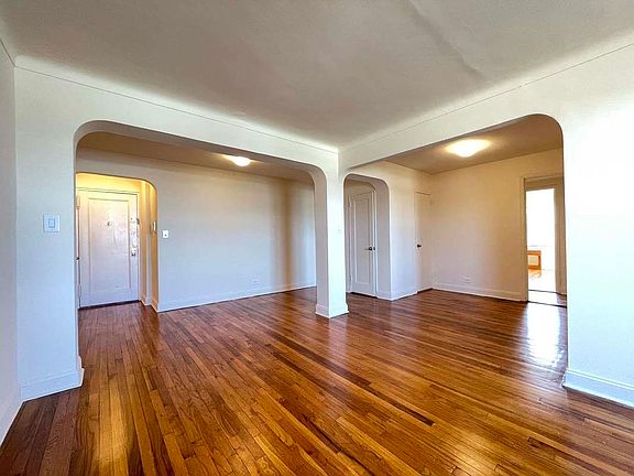 3rd image of 135-10 Grand Central Pkwy #59
