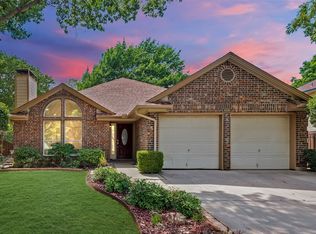 4220 Glen Ridge Dr, Arlington, TX 76016