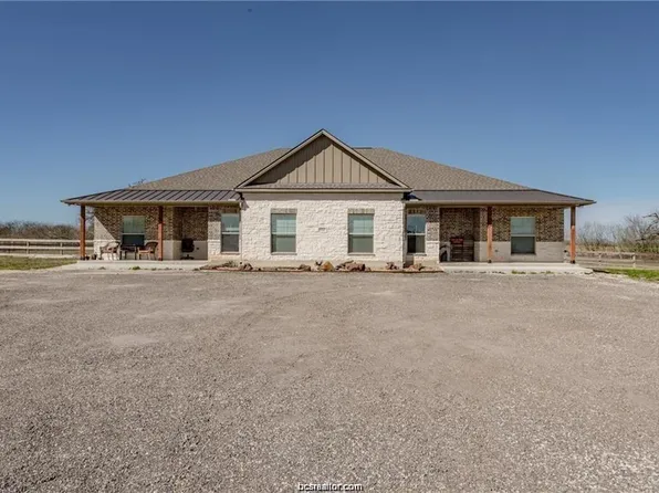 4001 Golden Eagle Dr #B, Bryan, TX 77808