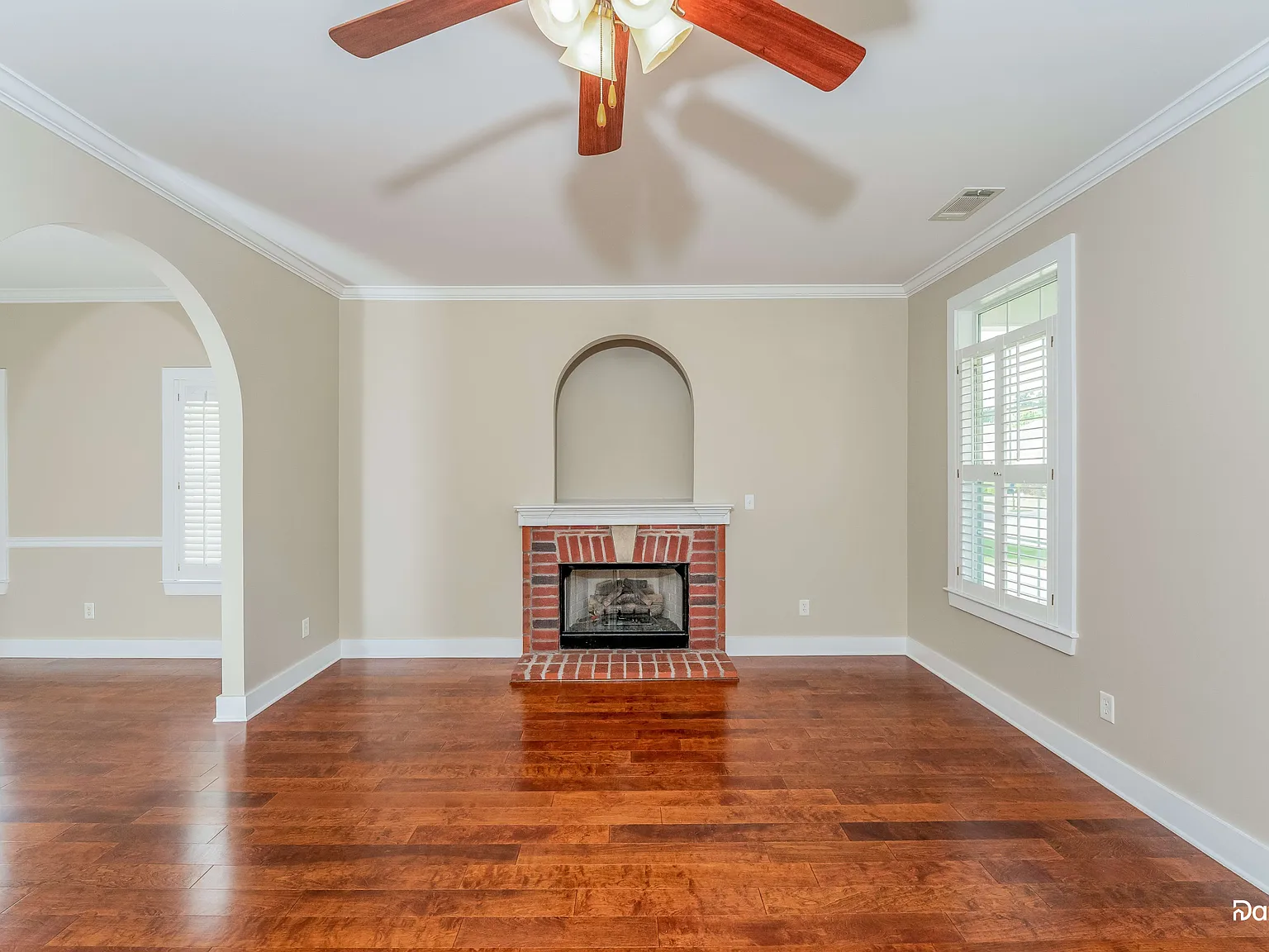 3 bed, 2.5 bath, 2011 sqft, $2,070 — Photo 4