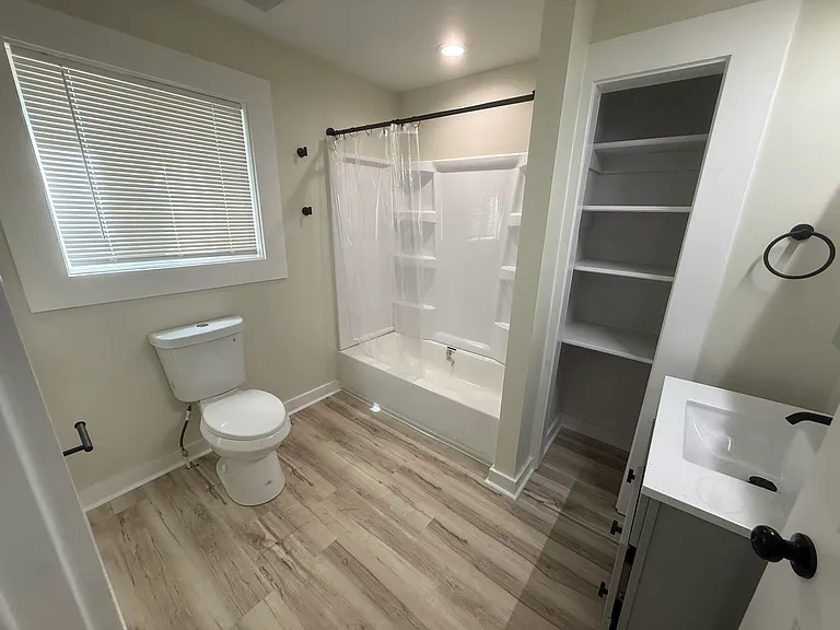 317 N Prairie St — Photo 4