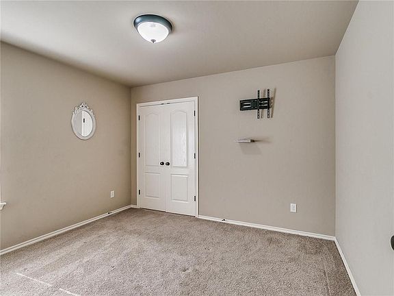 5th image of 10405 NW 35th St