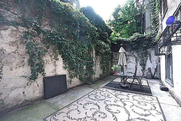 Rented by Metropolitan Property Group | media 37