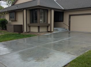 12707 E Birchwood Dr, Wichita, KS 67206