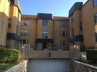 7544 York Dr APT 1E, Saint Louis, MO 63105