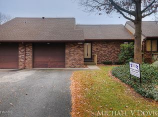 4322 Indian Spring Dr SW, Grandville, MI 49418