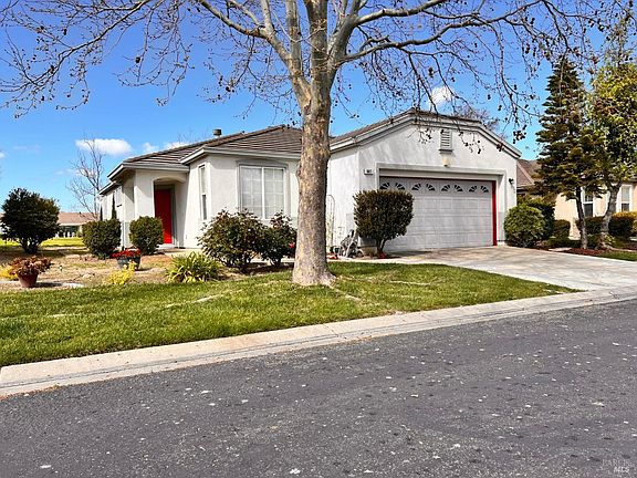 5th image of 441 Edgewood Drive