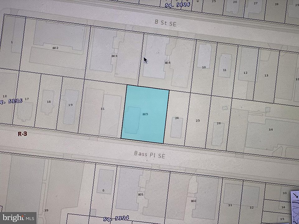 2nd image of 5022 Bass Pl SE