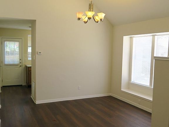 5th image of 1414 Moss Creek Dr