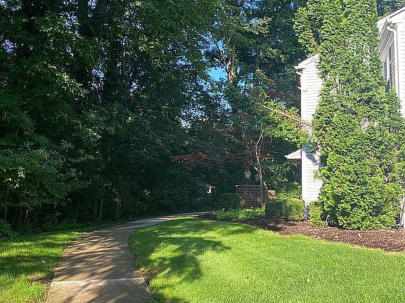 2nd image of 609 Curzon Ct APT 204