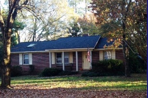 1st image of 207 Cedar Ln
