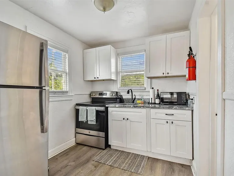 2355 Burlington Ave N #A — Photo 10