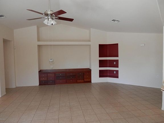 5th image of 1483 E Holiday Dr