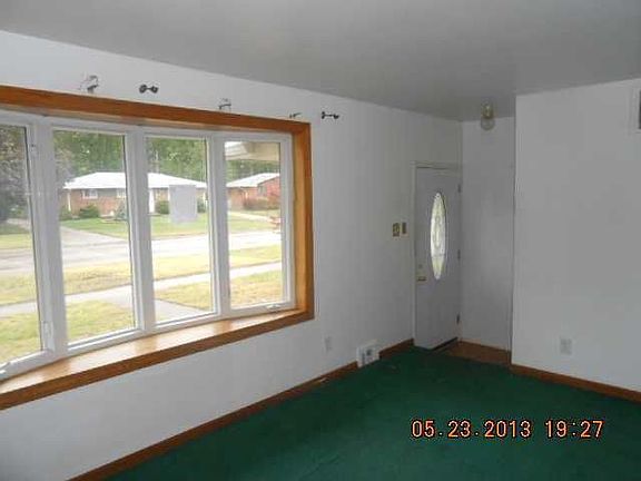 3rd image of 7030 N Wildwood St