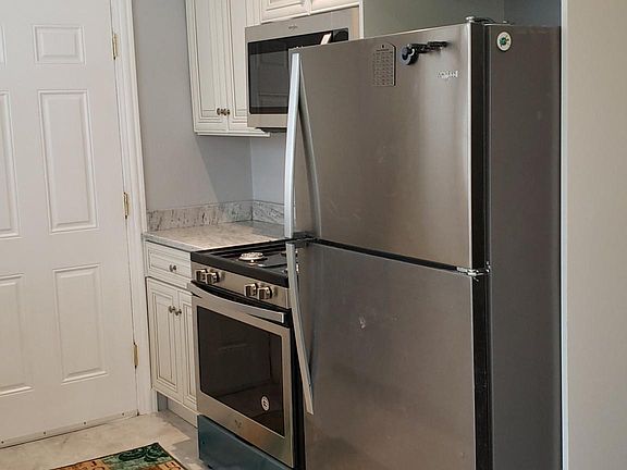4th image of 4869 N Hermitage Ave APT 2