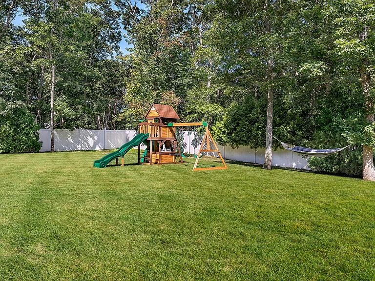 26 Squires Ave — Photo 26