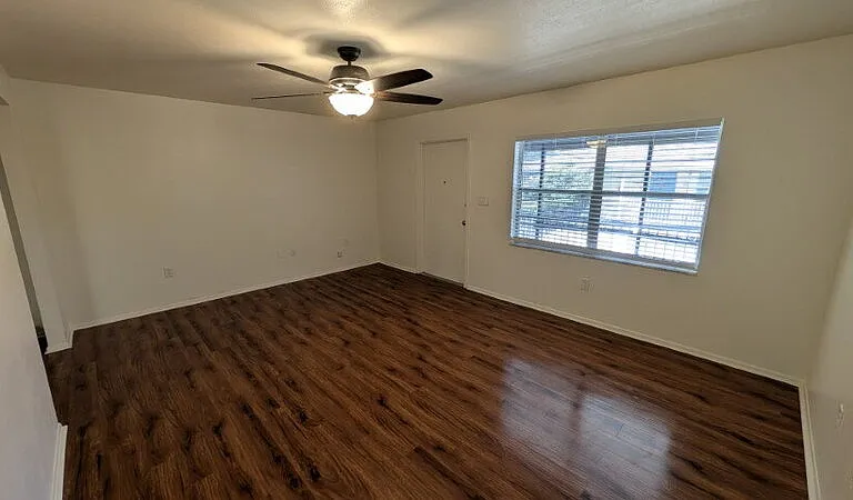 700 E Airport Blvd #H5 — Photo 4