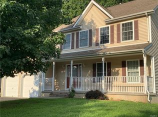 11 Utopian Pl, Walden, NY 12586