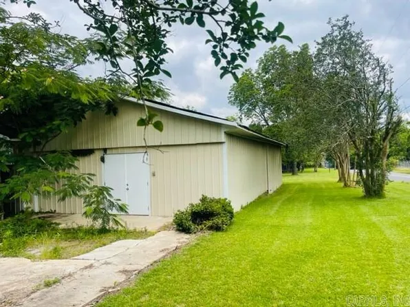 1448 Bock St, El Dorado, AR 71730