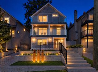 238 E 28th St, North Vancouver, BC V7N 1C2