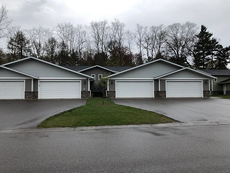 358 Sisters Ct — Photo 1