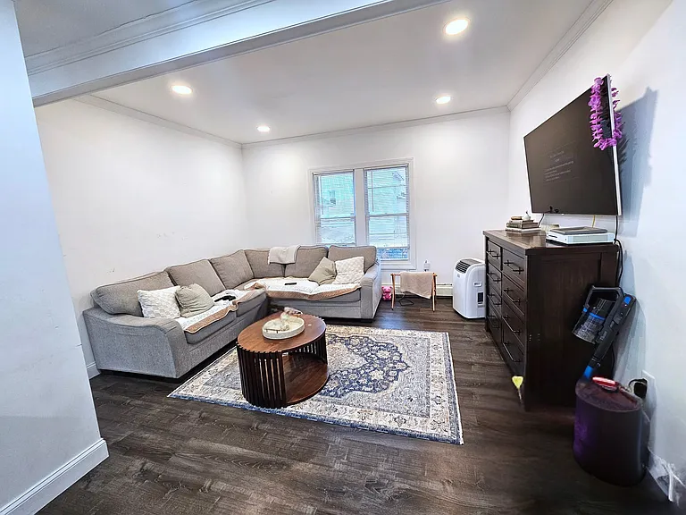 21 King St #2 — Photo 4