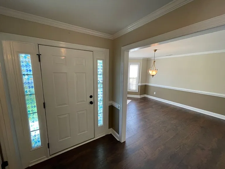 433 Holly Thorn Trce — Photo 11