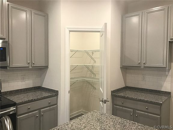 4th image of 1412 Avondale Woods Dr #39-2