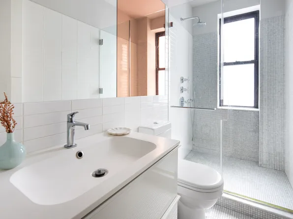 225 West 25th Street 2H image 7 of 7