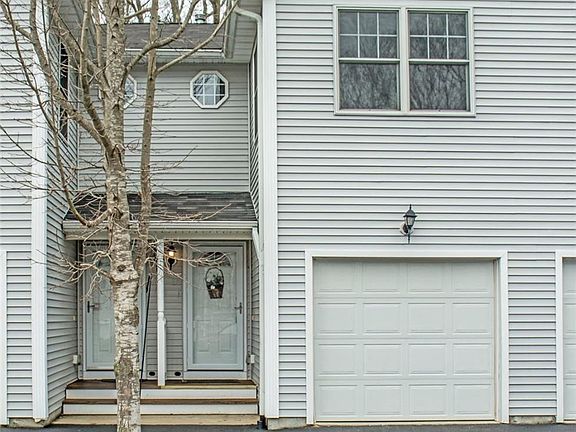 2nd image of 118 Rocky Brook Way