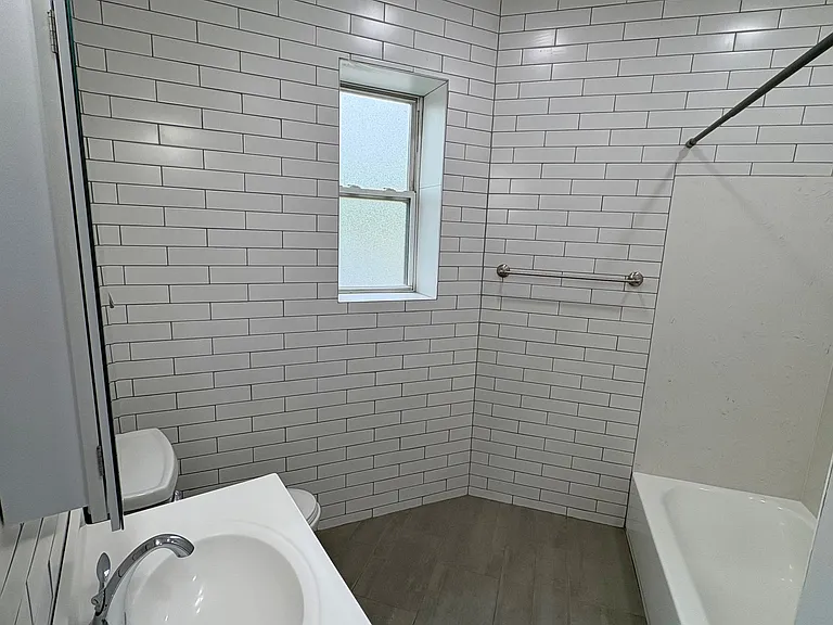 4463 Castleman Ave #1E — Photo 5