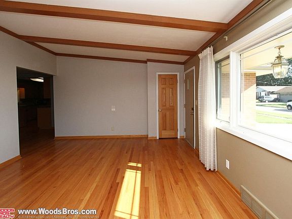 4th image of 2355 S 62nd St