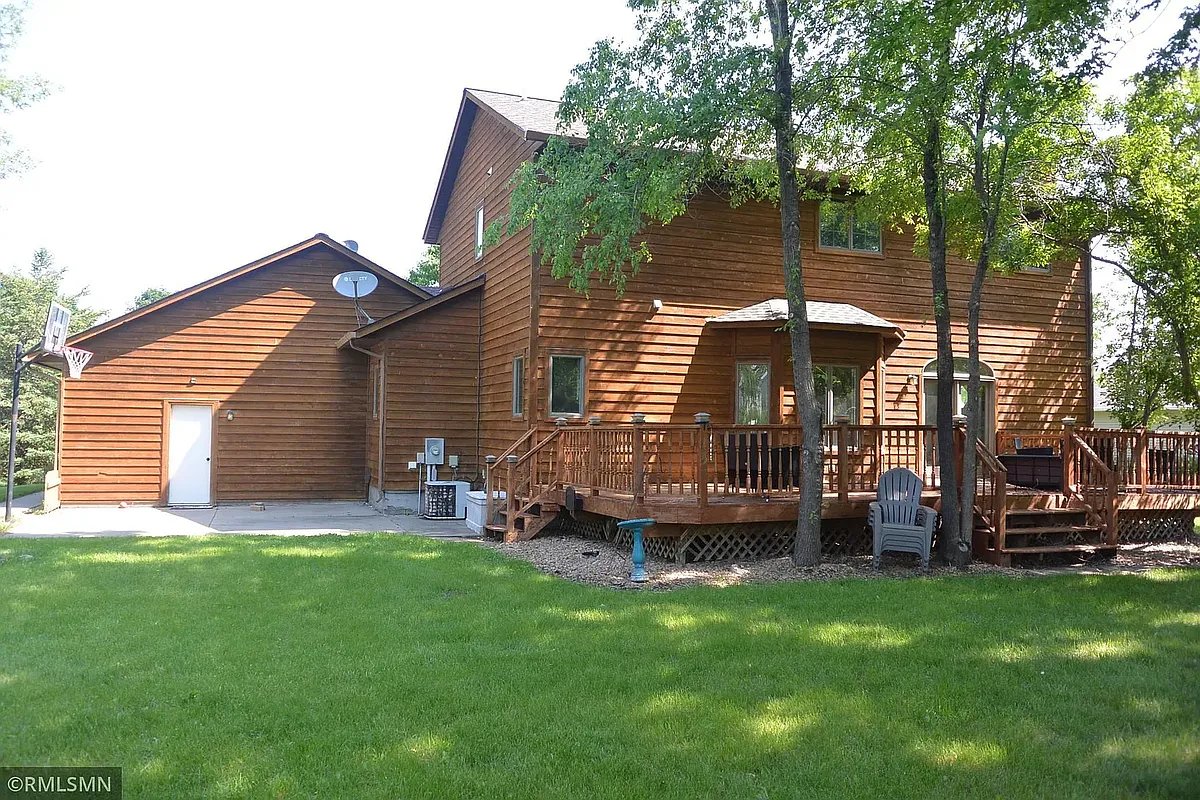 Building Photo - 1706 Fairway Dr