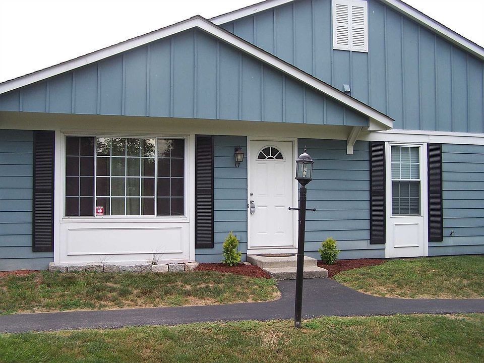 1st image of 17 Sunny Brook Cir #17