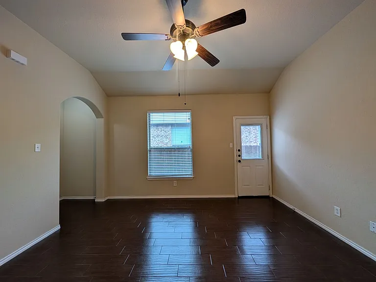 298 Rosalie Dr — Photo 5