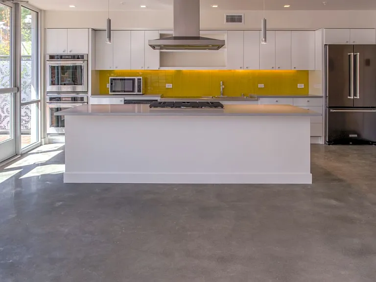 Janus Apartments — Photo 16