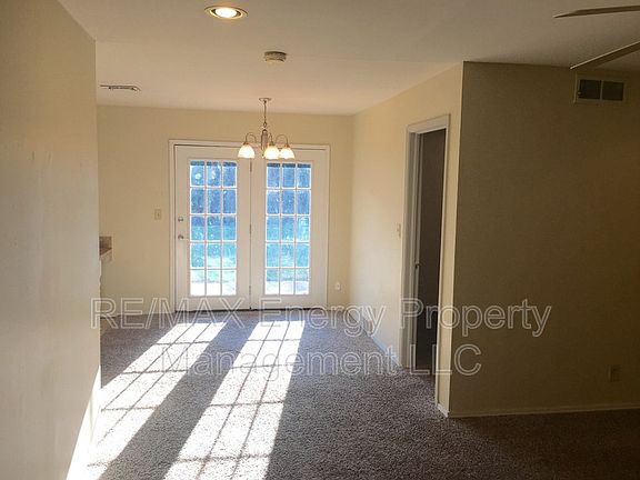 2nd image of 5808 N Rhode Island Ave