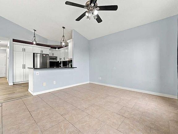4th image of 3 Cimarron Meadows Cres